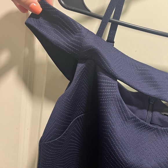 GUESS off the shoulder navy blue dress - Picture 5 of 7
